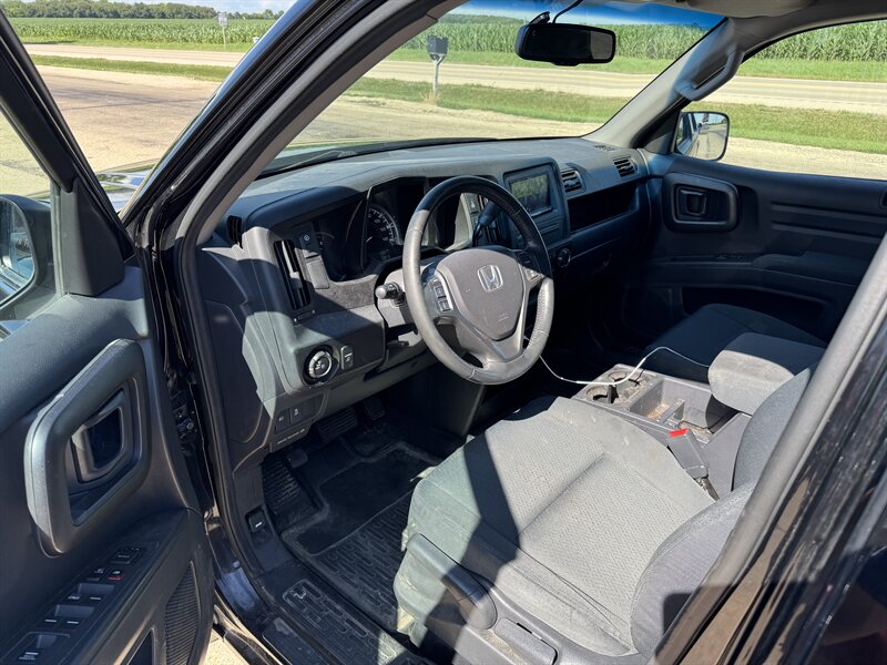 2013 Honda Ridgeline Sport   - Photo 8 - Rochelle, IL 61068