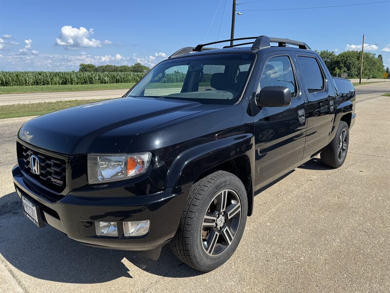 2013 Honda Ridgeline Sport   - Photo 2 - Rochelle, IL 61068