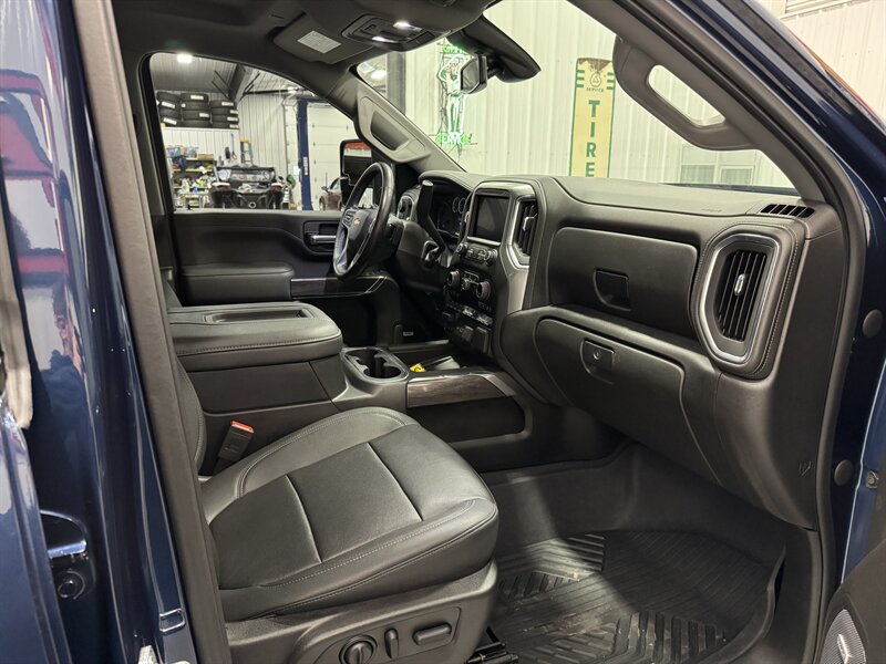 2022 Chevrolet Silverado 3500 LTZ   - Photo 28 - Rochelle, IL 61068