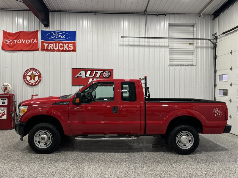 2015 Ford F-250 Super Duty XL   - Photo 2 - Rochelle, IL 61068