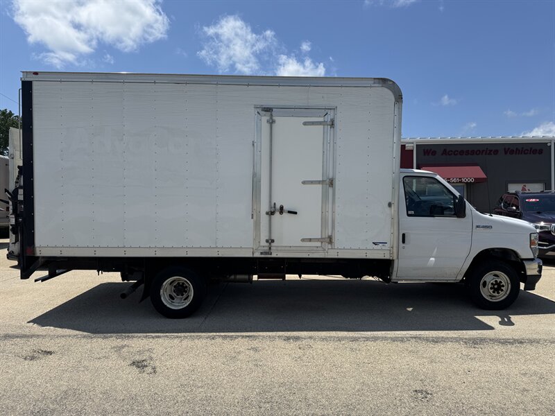 2021 Ford E-Series Van E-450 - Photo 1 - Rochelle, IL 61068