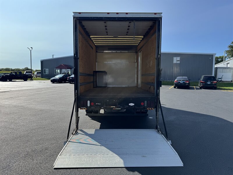 2021 Ford E-Series Van E-450 - Photo 10 - Rochelle, IL 61068