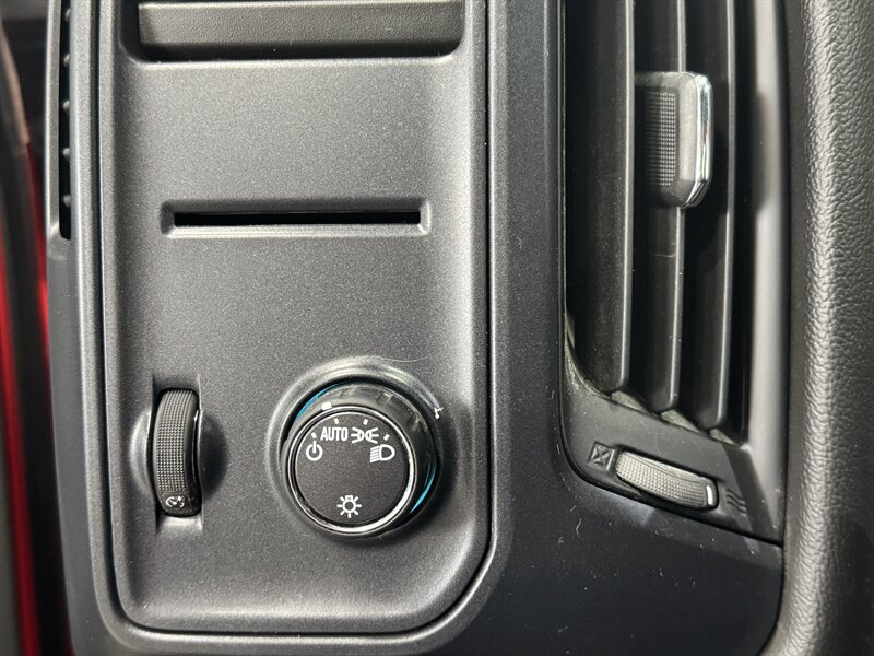 2018 GMC Sierra 1500 LWB   - Photo 9 - Rochelle, IL 61068