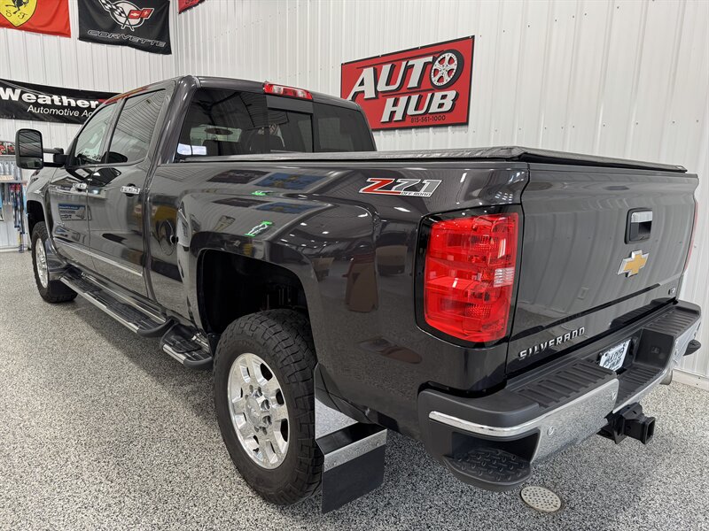 2015 Chevrolet Silverado 3500 LTZ   - Photo 19 - Rochelle, IL 61068