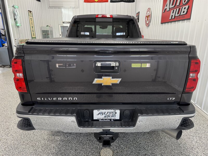 2015 Chevrolet Silverado 3500 LTZ   - Photo 21 - Rochelle, IL 61068