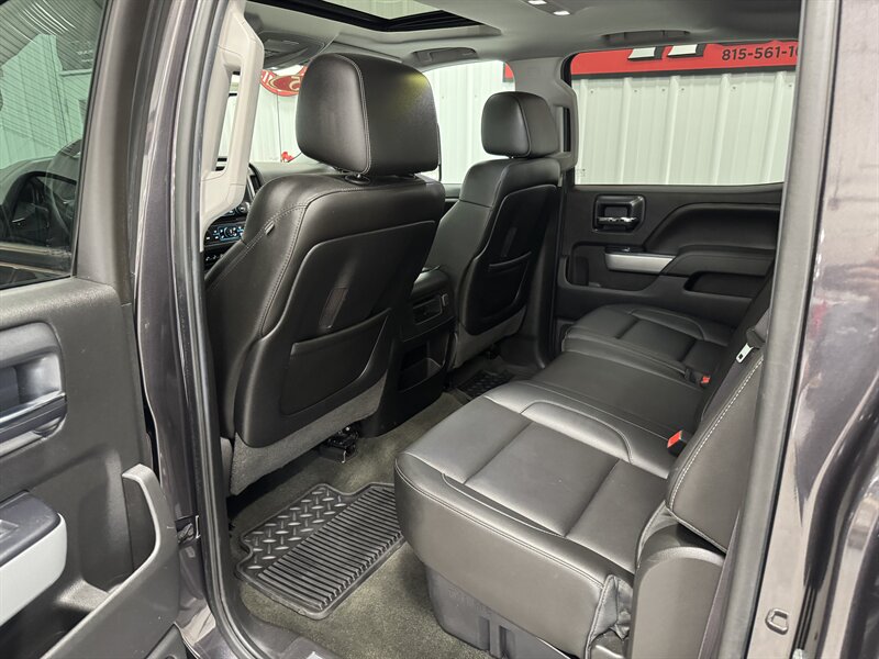2015 Chevrolet Silverado 3500 LTZ   - Photo 15 - Rochelle, IL 61068