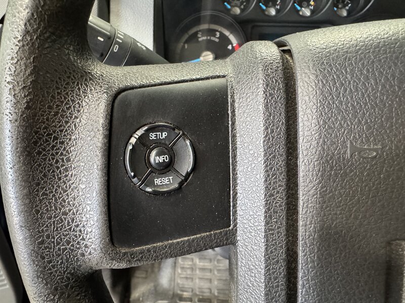 2015 Ford F-450 XL Utility   - Photo 8 - Rochelle, IL 61068