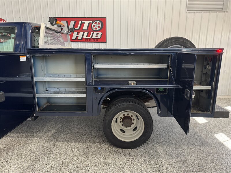 2015 Ford F-450 XL Utility   - Photo 11 - Rochelle, IL 61068