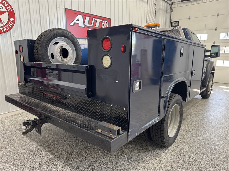 2015 Ford F-450 XL Utility   - Photo 13 - Rochelle, IL 61068