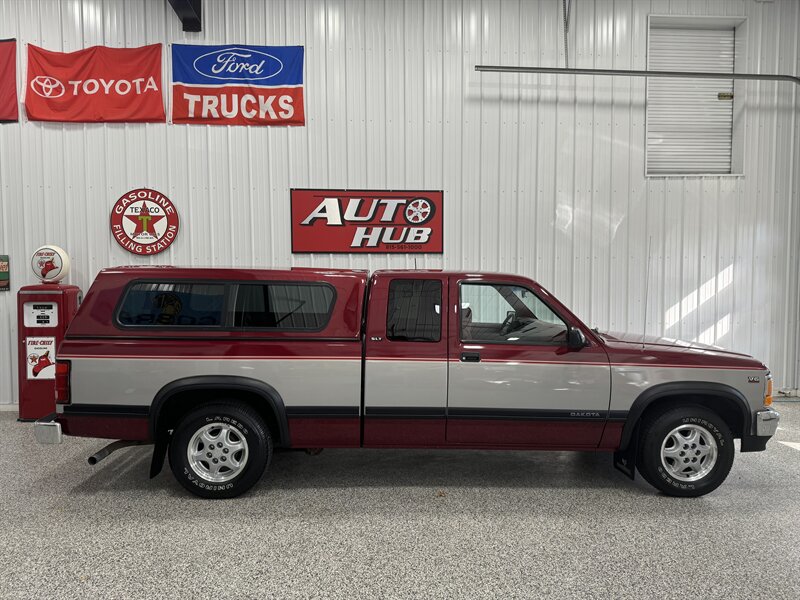 1995 Dodge Dakota SLT   - Photo 8 - Rochelle, IL 61068