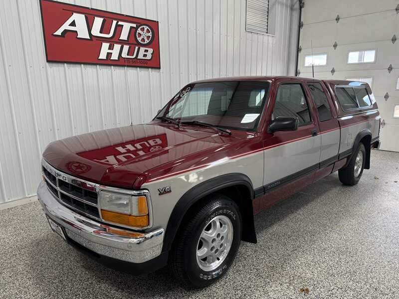 1995 Dodge Dakota SLT   - Photo 2 - Rochelle, IL 61068