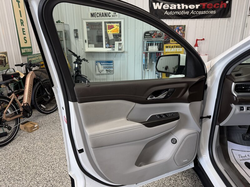 2019 GMC Acadia SLT-1 - Photo 21 - Rochelle, IL 61068