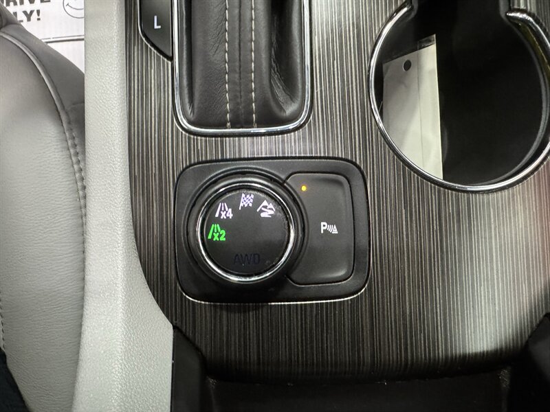 2019 GMC Acadia SLT-1 - Photo 10 - Rochelle, IL 61068