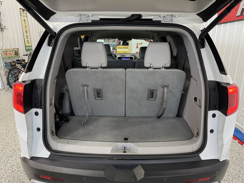 2019 GMC Acadia SLT-1 - Photo 14 - Rochelle, IL 61068