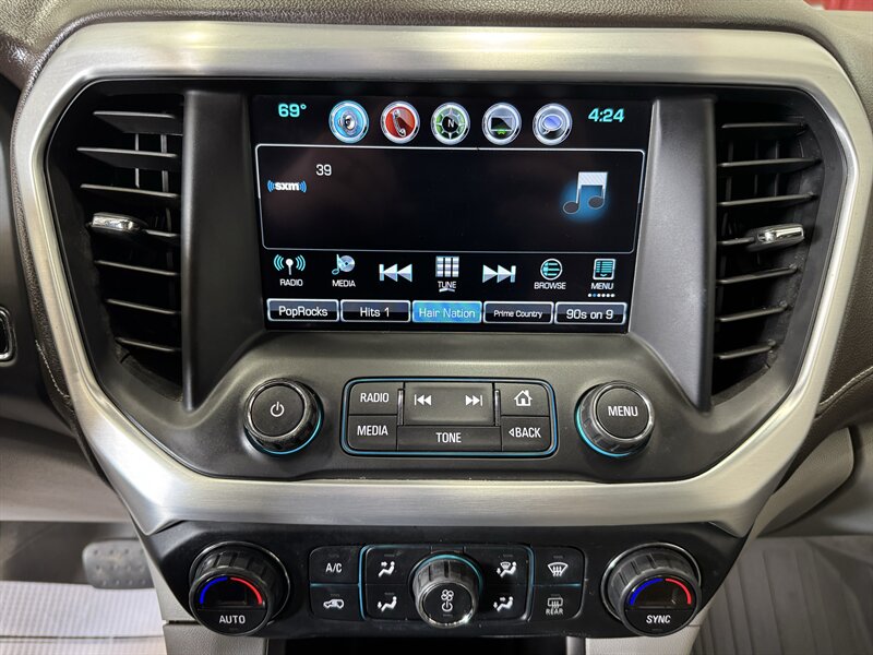 2019 GMC Acadia SLT-1 - Photo 11 - Rochelle, IL 61068