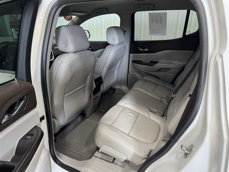 2019 GMC Acadia SLT-1 - Photo 13 - Rochelle, IL 61068