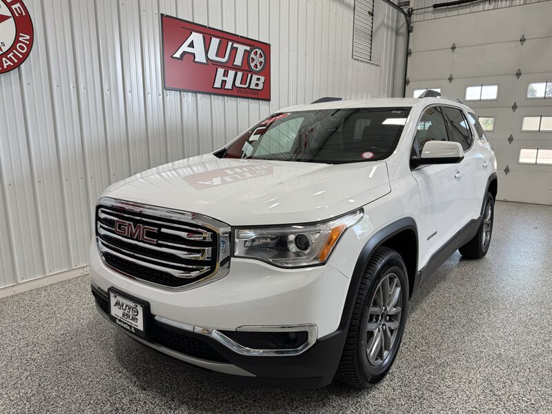 2019 GMC Acadia SLT-1 - Photo 2 - Rochelle, IL 61068
