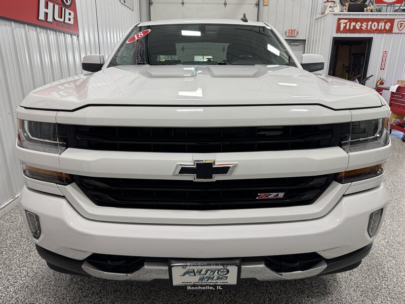 2018 Chevrolet Silverado 1500 LT Z71 - Photo 3 - Rochelle, IL 61068