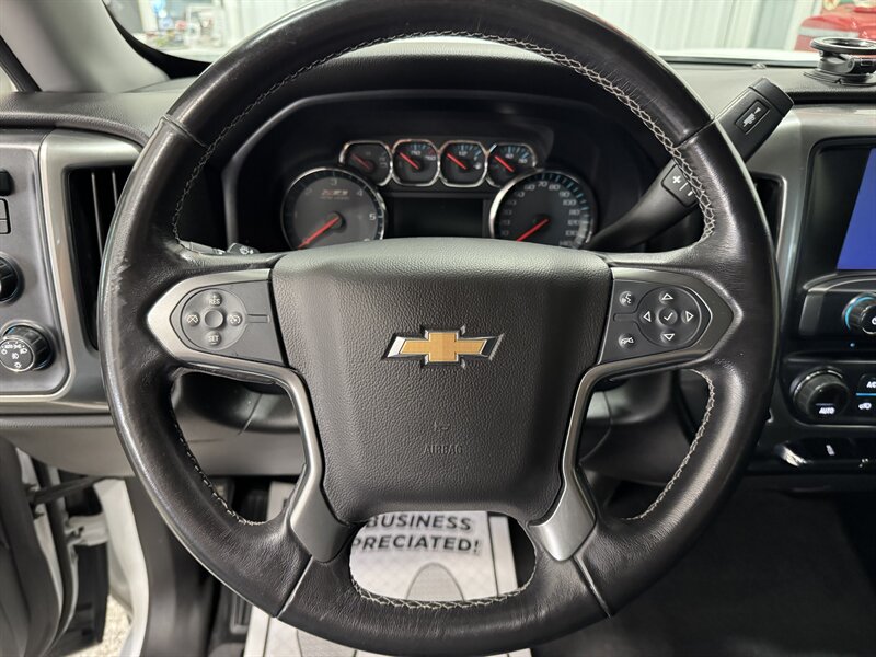2018 Chevrolet Silverado 1500 LT Z71 - Photo 9 - Rochelle, IL 61068