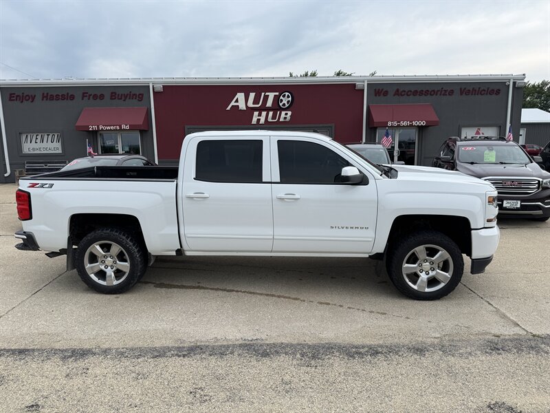 2018 Chevrolet Silverado 1500 LT Z71 - Photo 1 - Rochelle, IL 61068