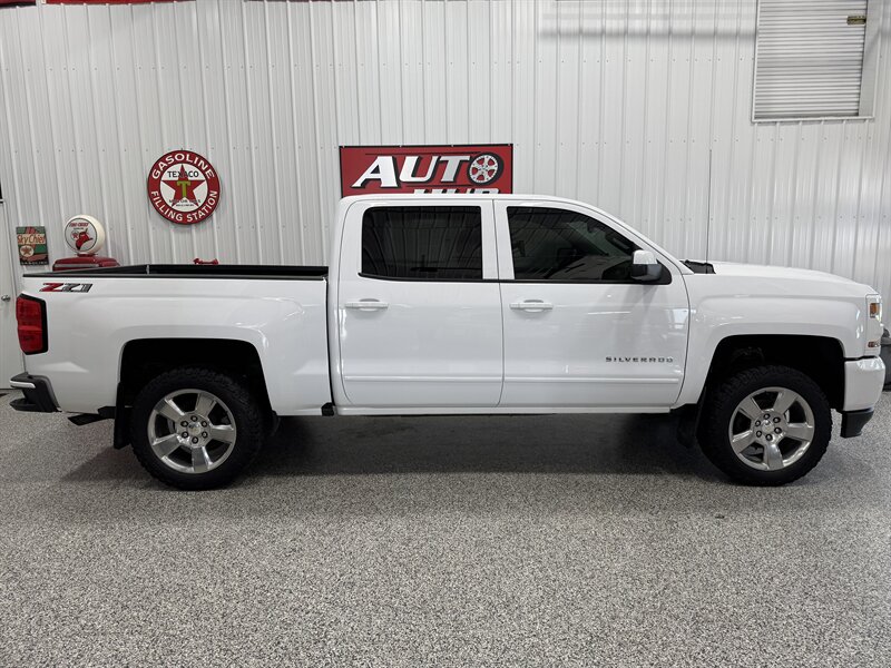 2018 Chevrolet Silverado 1500 LT Z71 - Photo 21 - Rochelle, IL 61068