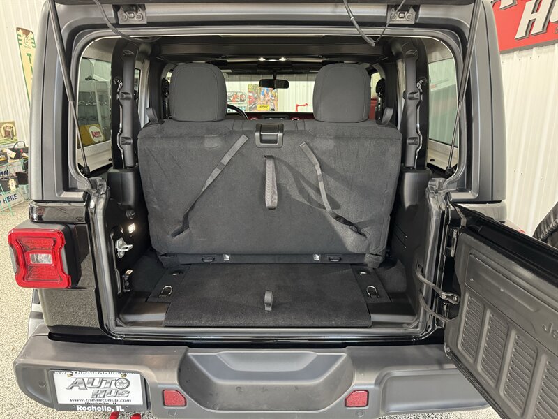 2020 Jeep Wrangler Rubicon   - Photo 14 - Rochelle, IL 61068