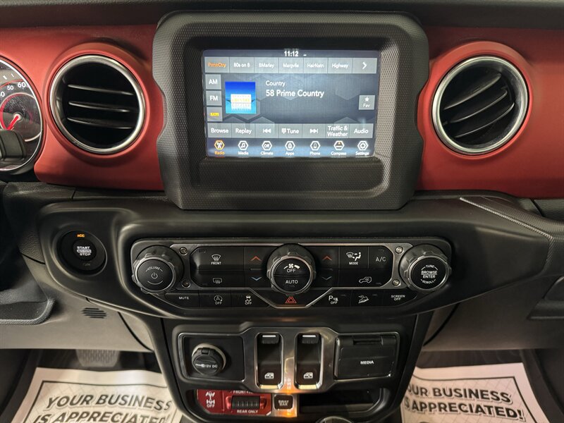 2020 Jeep Wrangler Rubicon   - Photo 11 - Rochelle, IL 61068