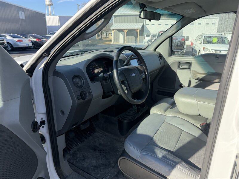 2008 Ford F-150 XL - Photo 9 - Rochelle, IL 61068