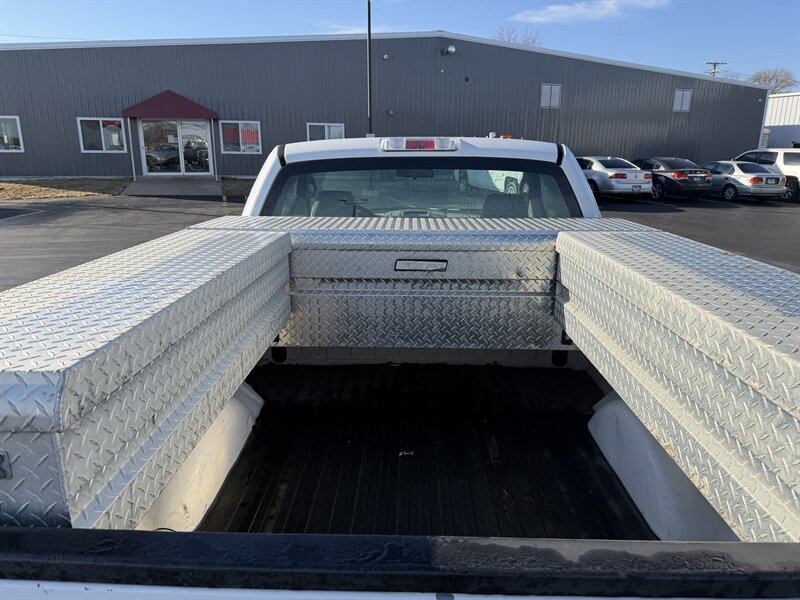 2008 Ford F-150 XL - Photo 8 - Rochelle, IL 61068