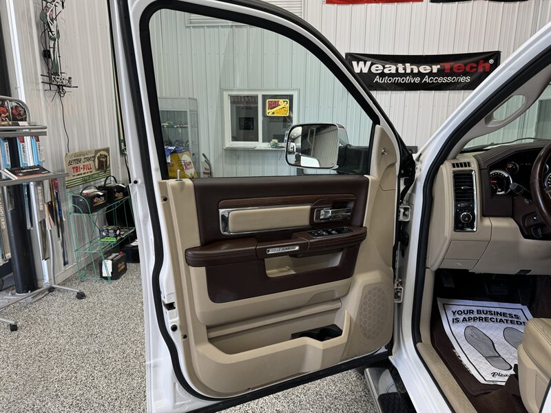 2014 RAM 1500 Laramie   - Photo 11 - Rochelle, IL 61068