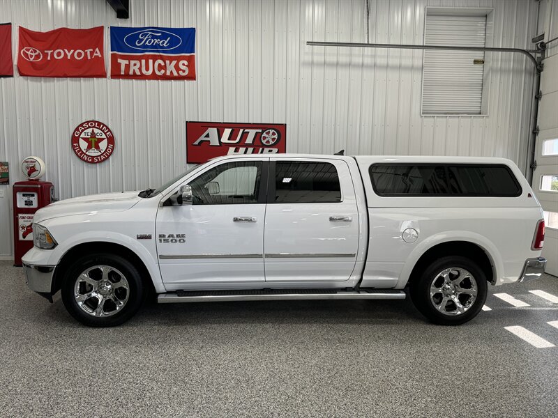 2014 RAM 1500 Laramie   - Photo 2 - Rochelle, IL 61068