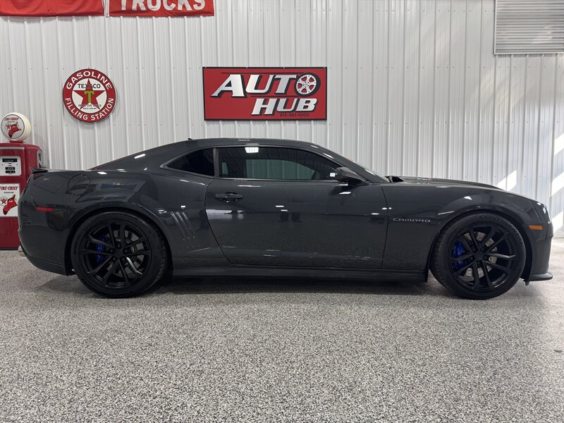 2013 Chevrolet Camaro ZL1   - Photo 4 - Rochelle, IL 61068