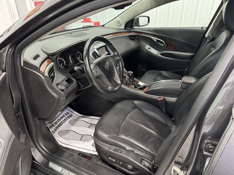 2013 Buick Lacrosse Leather - Photo 6 - Rochelle, IL 61068