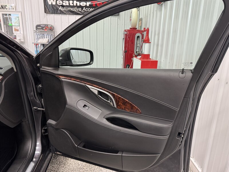 2013 Buick Lacrosse Leather - Photo 22 - Rochelle, IL 61068