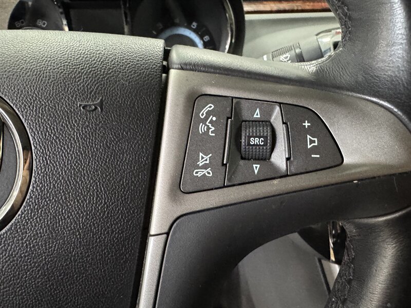 2013 Buick Lacrosse Leather - Photo 9 - Rochelle, IL 61068
