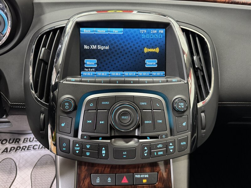 2013 Buick Lacrosse Leather - Photo 10 - Rochelle, IL 61068