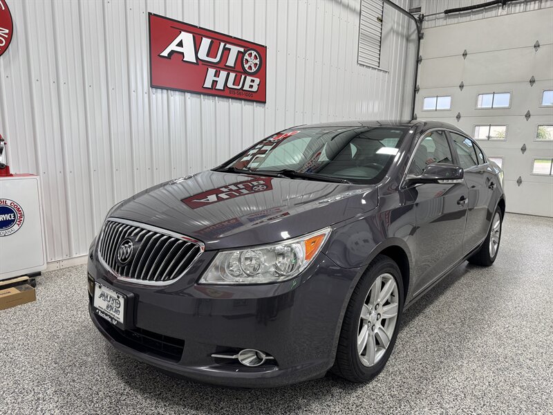 2013 Buick Lacrosse Leather - Photo 2 - Rochelle, IL 61068