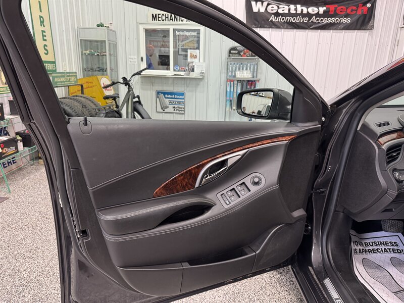 2013 Buick Lacrosse Leather - Photo 19 - Rochelle, IL 61068