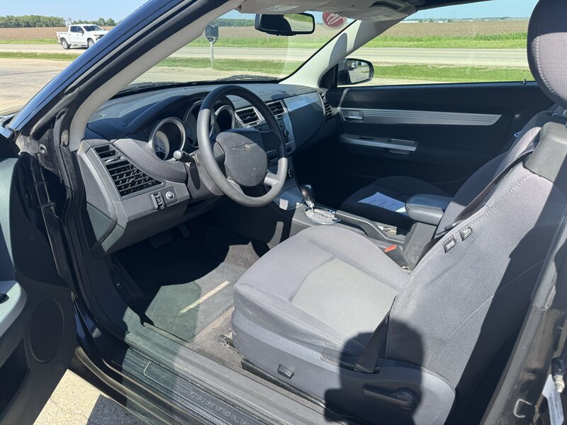 2009 Chrysler Sebring Touring - Photo 6 - Rochelle, IL 61068