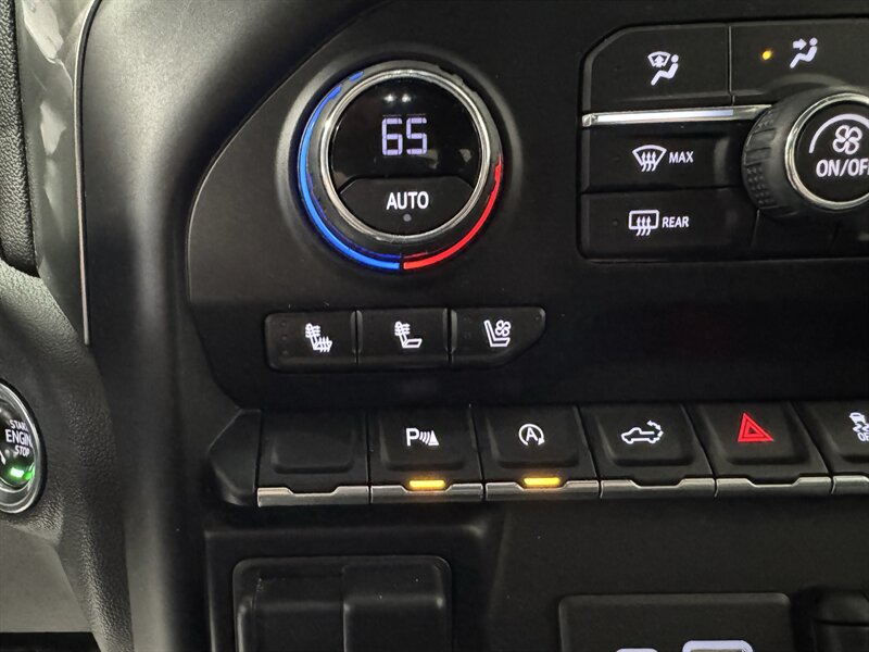 2021 Chevrolet Silverado 1500 LTZ   - Photo 12 - Rochelle, IL 61068