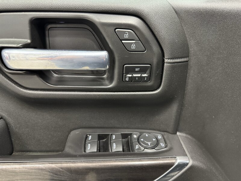 2021 Chevrolet Silverado 1500 LTZ   - Photo 13 - Rochelle, IL 61068