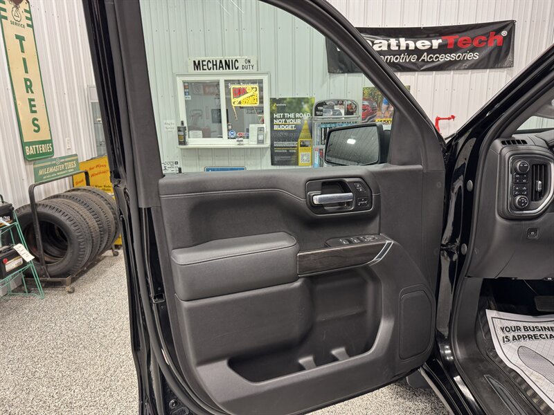 2021 Chevrolet Silverado 1500 LTZ   - Photo 27 - Rochelle, IL 61068