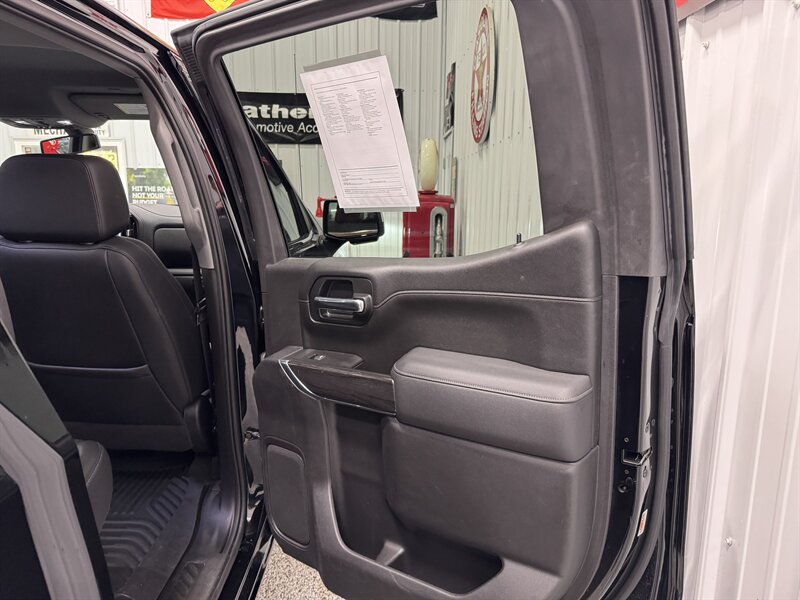 2021 Chevrolet Silverado 1500 LTZ   - Photo 29 - Rochelle, IL 61068