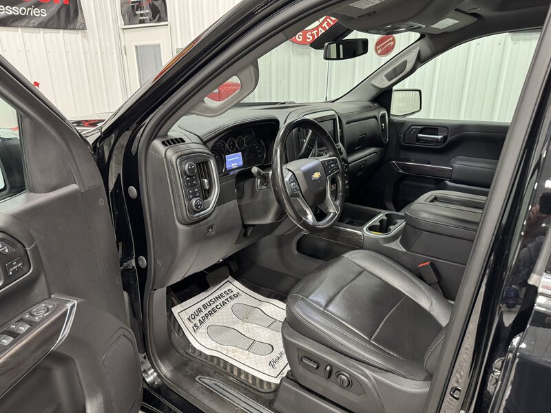 2021 Chevrolet Silverado 1500 LTZ   - Photo 6 - Rochelle, IL 61068
