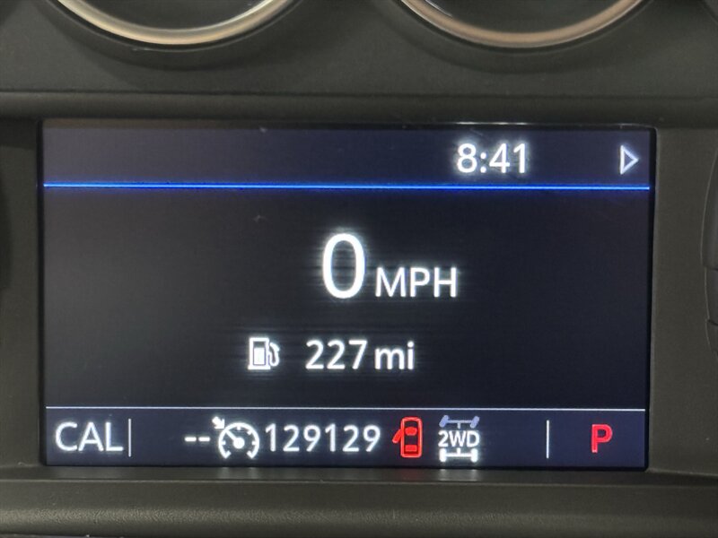 2021 Chevrolet Silverado 1500 LTZ   - Photo 5 - Rochelle, IL 61068