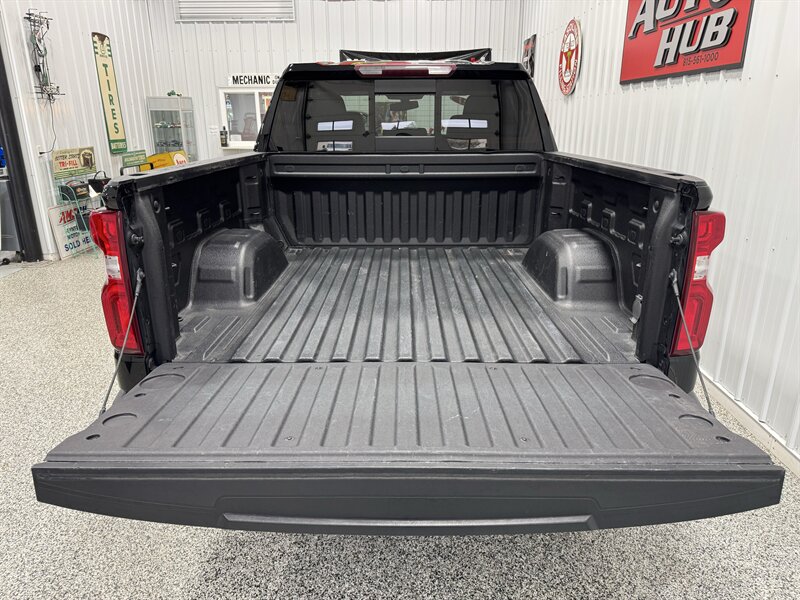 2021 Chevrolet Silverado 1500 LTZ   - Photo 16 - Rochelle, IL 61068