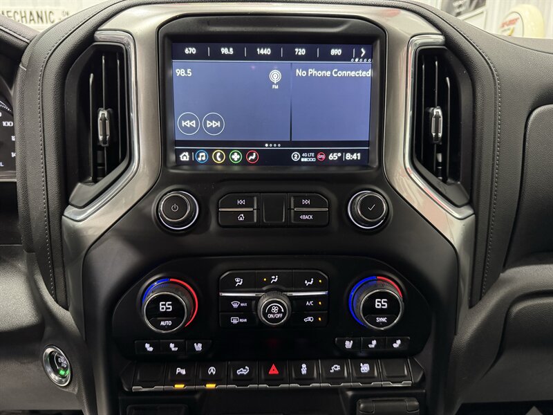 2021 Chevrolet Silverado 1500 LTZ   - Photo 11 - Rochelle, IL 61068