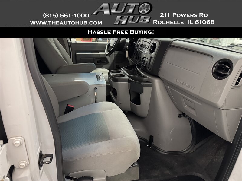 2014 Ford E-150 photo 21