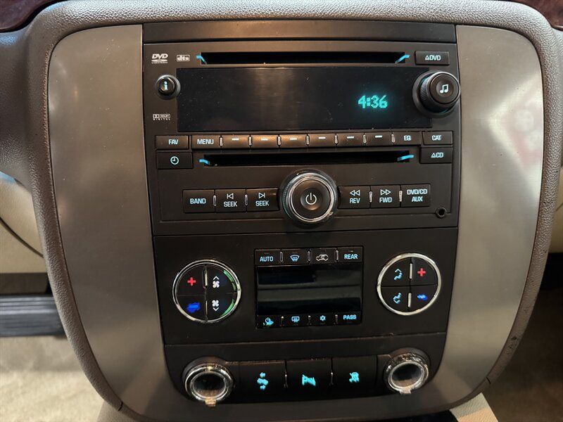 2010 GMC Yukon SLT  RUST FREE TEXAS TRUCK! - Photo 11 - Rochelle, IL 61068