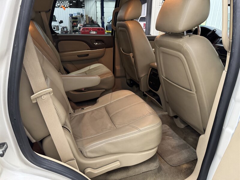 2010 GMC Yukon SLT XFE RUST FREE TEXAS TRUCK! - Photo 16 - Rochelle, IL 61068